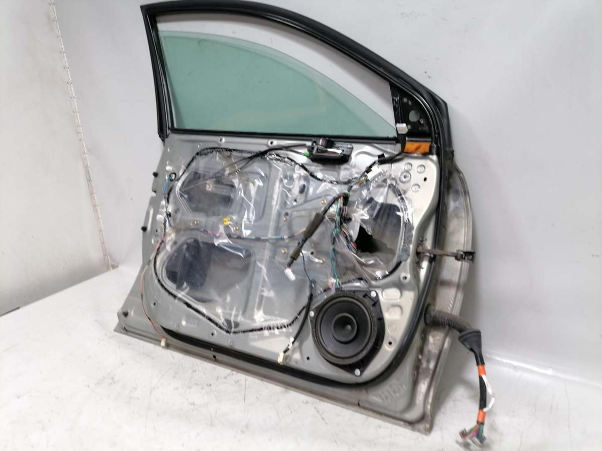 Toyota Avensis T25 original Tür vorn links 6T1 Olive Bj.2004